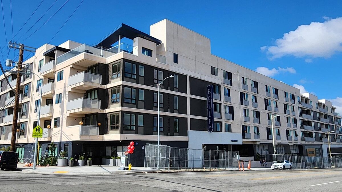 Exterior photo of Belle on Bev Apartment building in Los Angeles